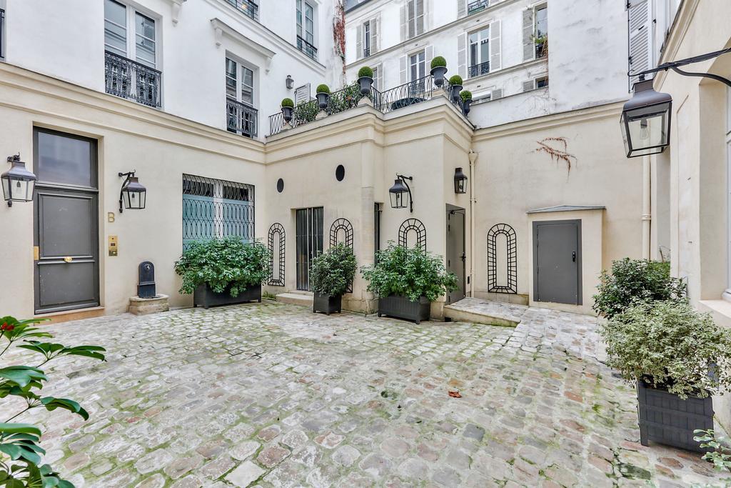 Love Nest In Saint Germain Париж Экстерьер фото